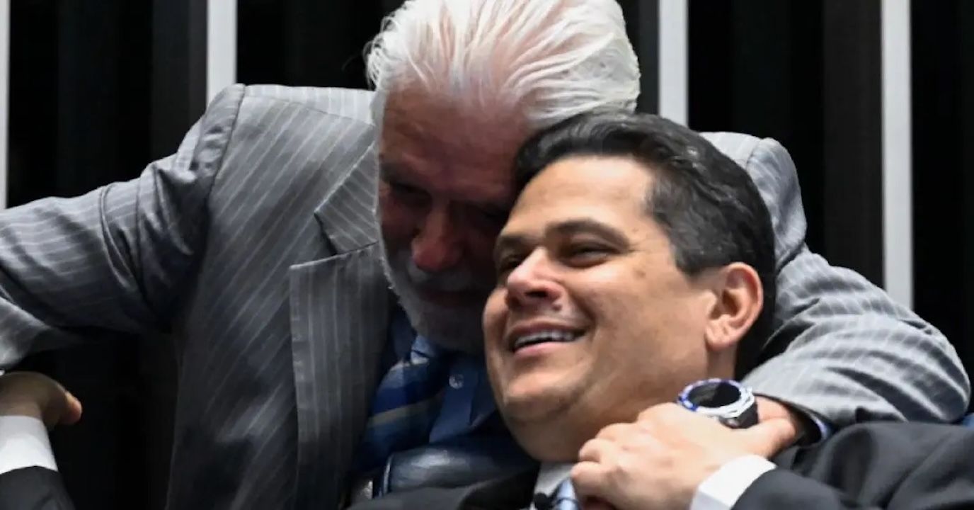 Alcolumbre aciona Senado em favor de Wagner após caso Master