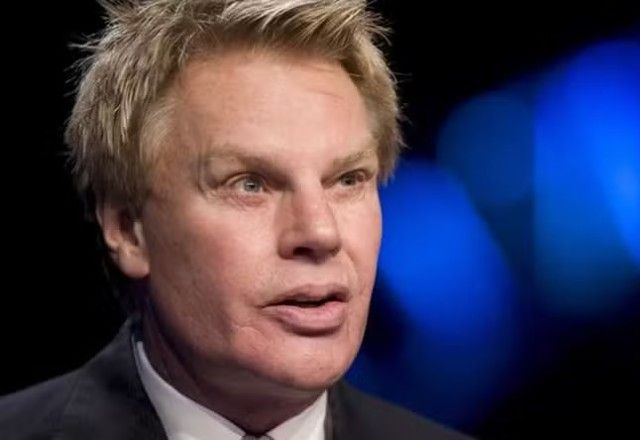 Orgias, drogas e coação: ex-CEO da Abercrombie & Fitch é preso por tráfico sexual
