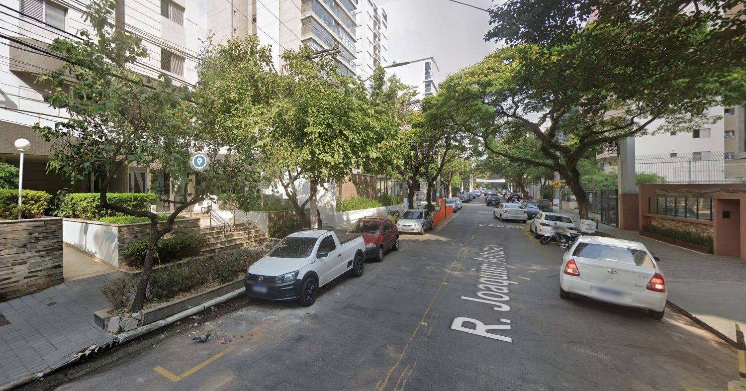 Vítima foi baleada em assalto em Pinheiros. | Reprodução/Google Maps