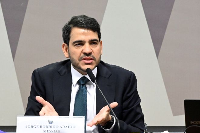 Messias cita inquérito das fake news de Moraes e diz que “ninguém pode ser investigado a vida toda”