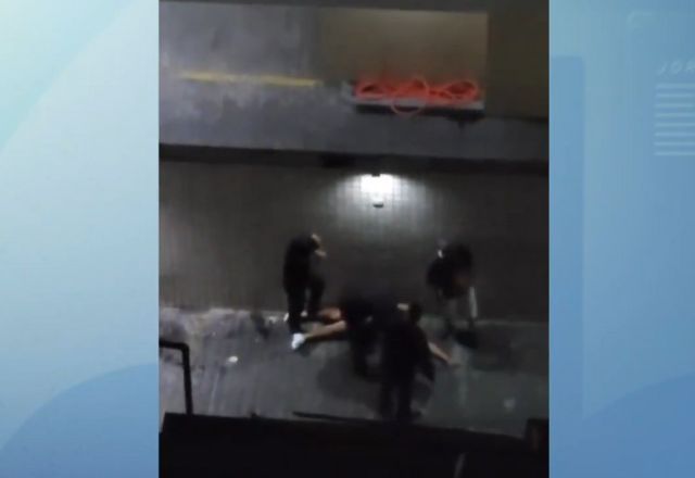 Jovem é agredido por seguranças de estabelecimento em Santos (SP)