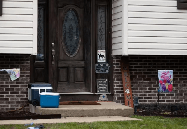 Fachada da casa em que a jovem foi mantida em cativeiro | Reprodução Rachel Wisniewski/The New York Times