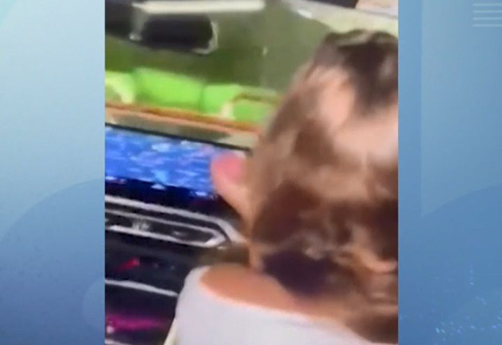VÍDEO: Jovens amontoados em BMW filmam o próprio acidente 