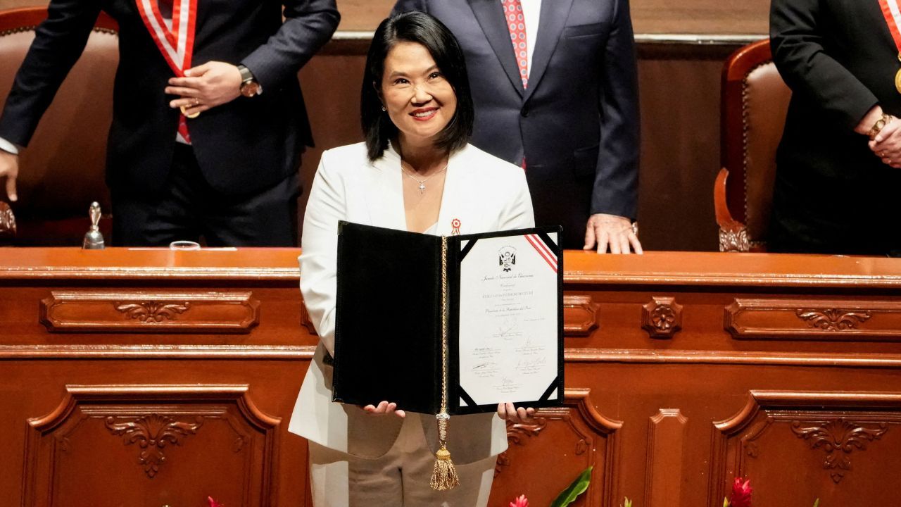 Keiko assume Presidência e põe Forças Armadas na segurança