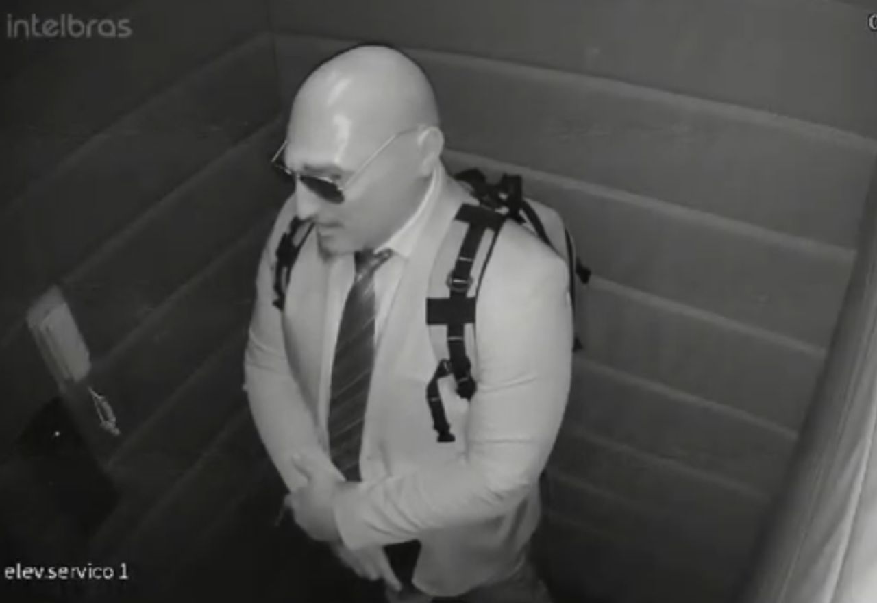 Ladrão usou máscara realista de silicone para não ser reconhecido | Reprodução