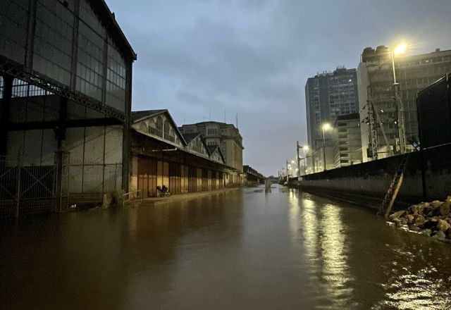 Lago Guaíba voltou a transbordar durante a madrugada desta segunda-feira (3) | Foto: Divulgação MetSul