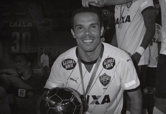 Morre Leandro Domingues, ídolo do Vitória, aos 41 anos