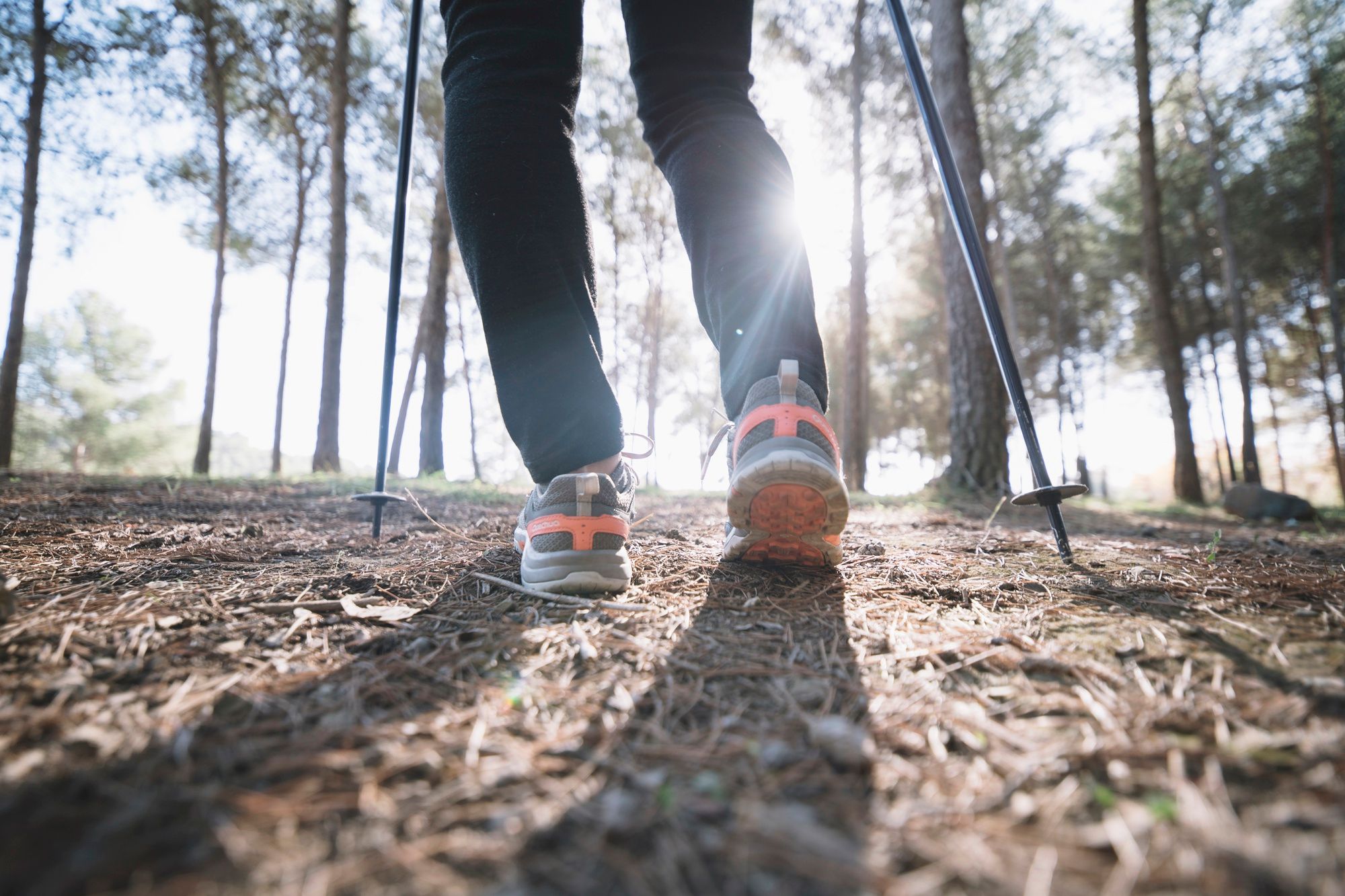 Como aumentar os benefícios da caminhada. | Freepik