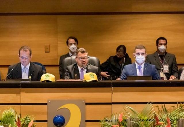 Brisanet, Cloud2u e Consórcio 5G Sul arrematam lotes regionais da 3,5 GHz Brisanet, Cloud2u e Consórcio 5G Sul arrematam lotes regionais da 3,5 GHz