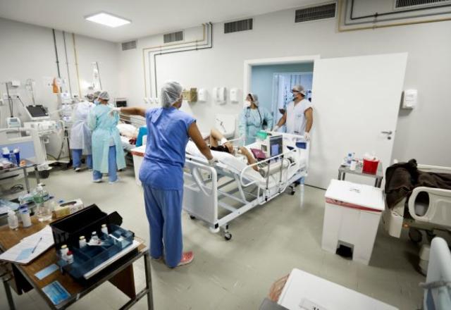 DF aproxima da marca de 90% dos leitos de UTI covid ocupados DF aproxima da marca de 90% dos leitos de UTI covid ocupados