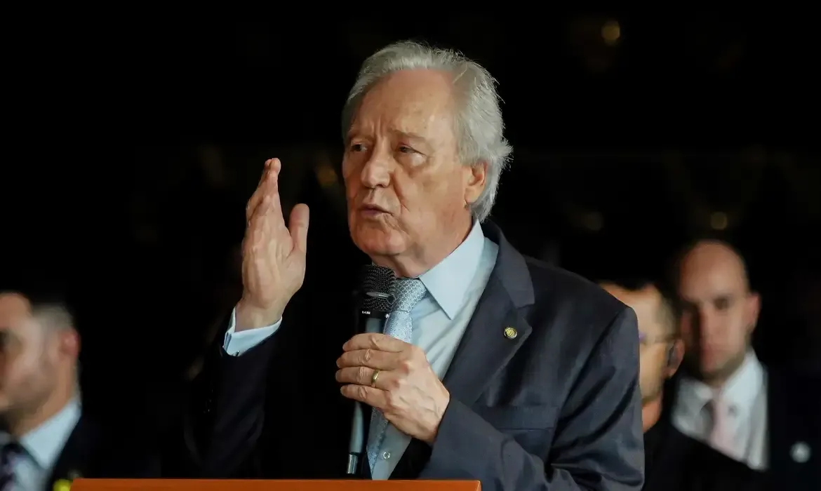 Lewandowski libera uso da Força Nacional para apoio à caçada por fugitivos de Mossoró Lewandowski libera uso da Força Nacional para apoio à caçada por fugitivos de Mossoró