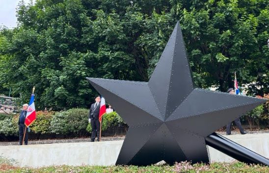 No dia de combate à LGBTQfobia, Paris ganha memorial para vítimas gays do nazismo. | Reprodução/Instagram