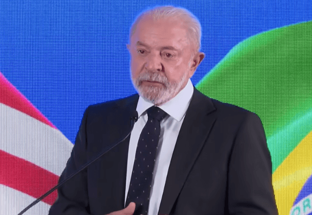 Lula assina projetos que ampliam responsabilidade e endurecem regras para big techs