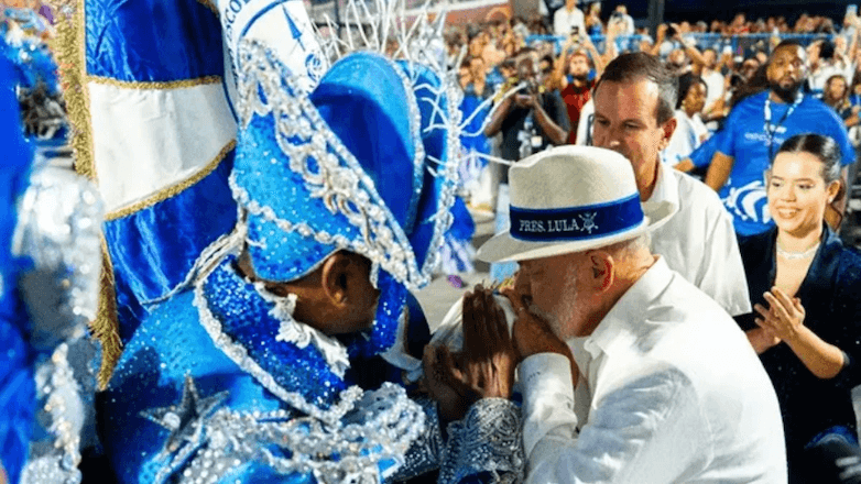 Lula fala com o mestre-sala da Acadêmicos de Niterói, escola rebaixada no Carnaval do Rio | Reprodução