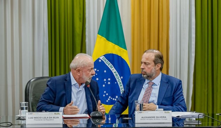 O presidente Lula e o ministro de Minas e Energia, Alexandre Silveira, durante reunião do Conselho Nacional de Política Mineral (CNPM) | Ricardo Stuckert/PR