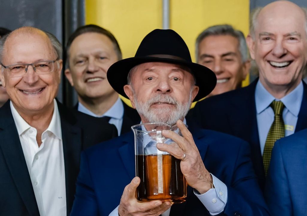 Lula critica taxa de 20% para passagem em Ormuz: “pirataria”