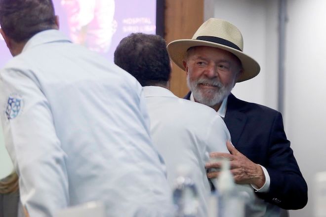 Lula fará cirurgia para corrigir catarata no olho esquerdo nesta sexta (30) Lula fará cirurgia para corrigir catarata no olho esquerdo nesta sexta (30)