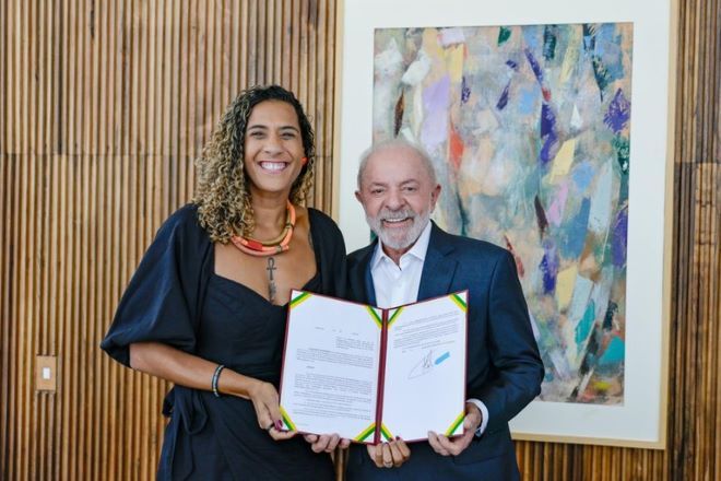 A ministra Anielle Franco ao lado do presidente Lula | Ricardo Stuckert / PR