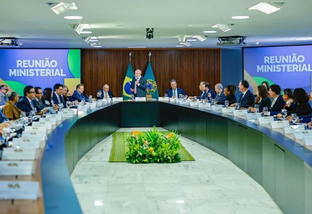 Planalto oficializa exoneração de Rui Costa, Jader Filho e Márcio França