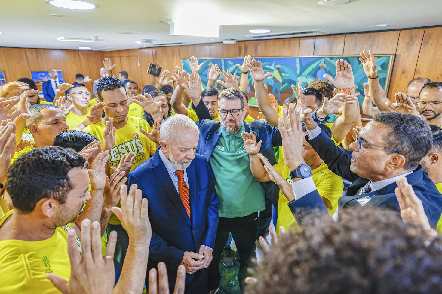Frente evangélica lança jingle e tenta virar votos para Lula Frente evangélica lança jingle e tenta virar votos para Lula