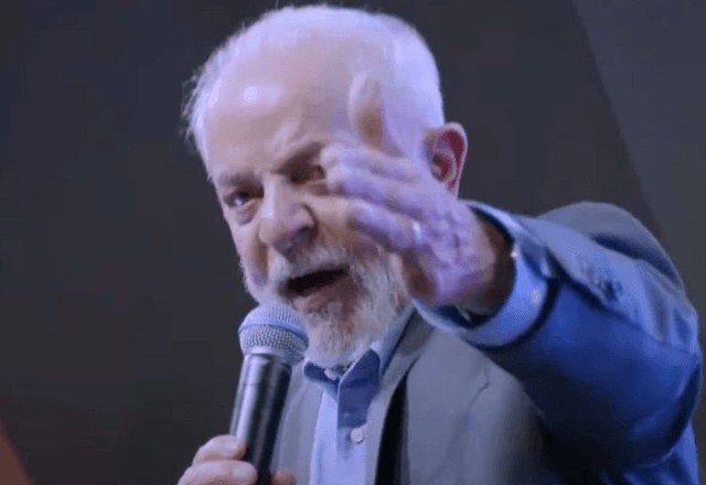 "O que que o Brasil ganha? E o que o Brasil perde?", questionou o presidente | Reprodução/YouTube