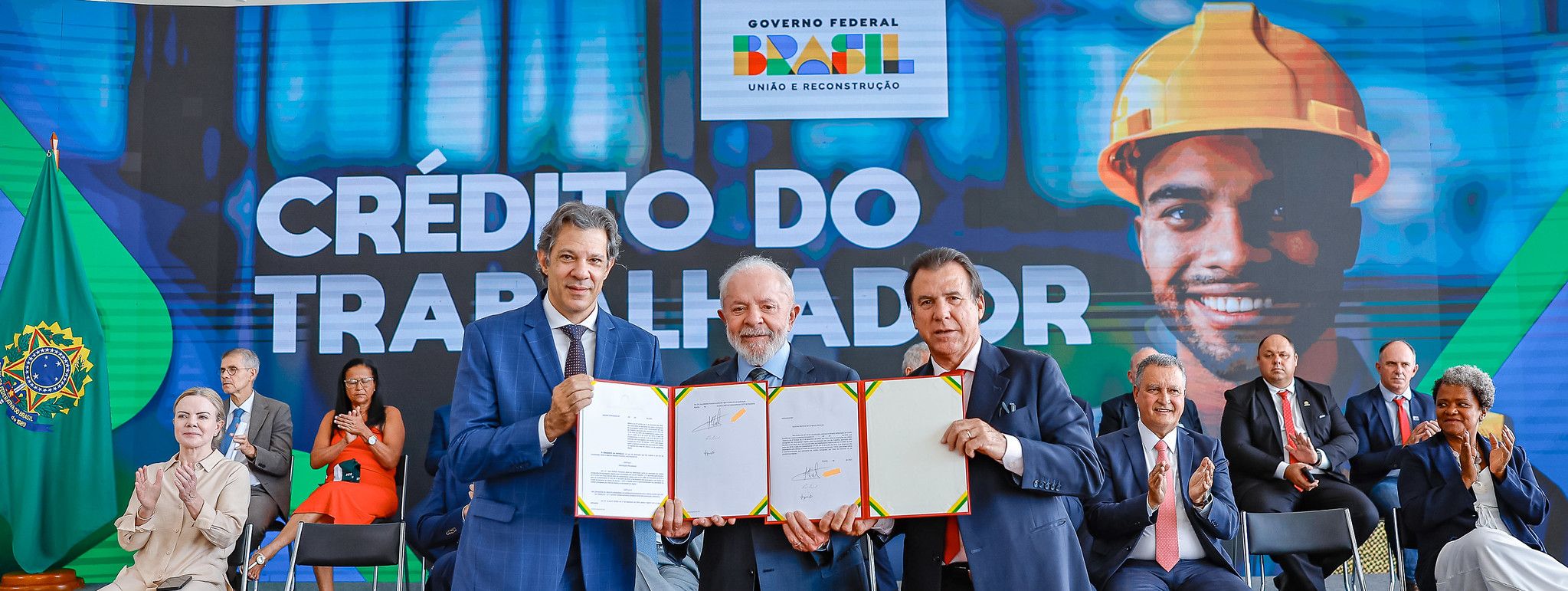 Lula entre Haddad e Luiz Marinho no Palácio do Planalto  (Ricardo Stuckert/PR)