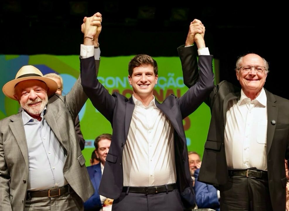 Alckmin: quem não crê na democracia não deveria pedir voto Alckmin: quem não crê na democracia não deveria pedir voto