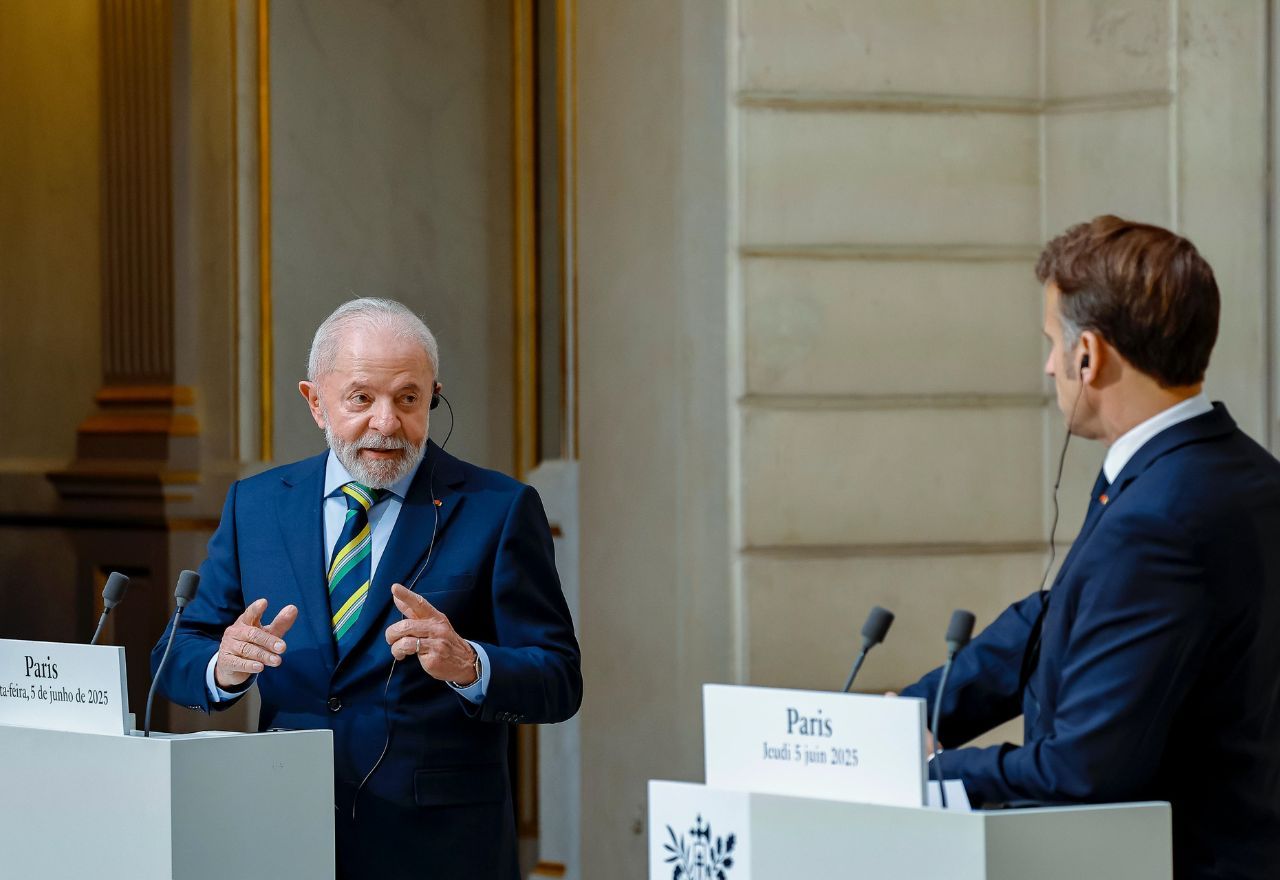 Lula em declaração conjunta com Macron, nesta quinta-feira (5), em Paris | Ricardo Stuckert/PR