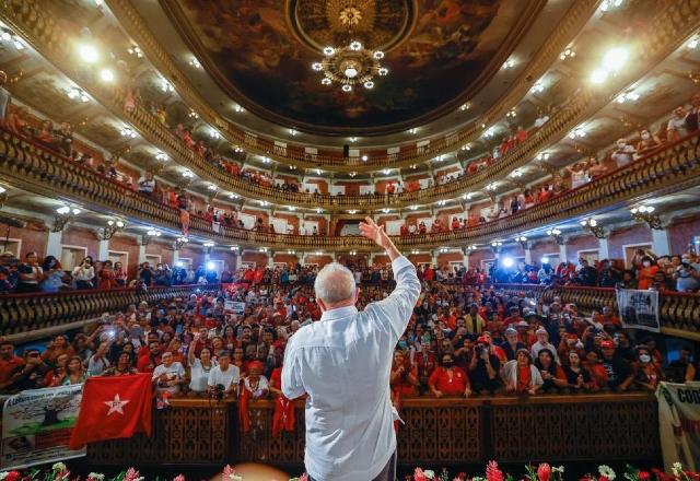 A artistas no Pará, Lula volta a prometer recriação do Ministério da Cultura A artistas no Pará, Lula volta a prometer recriação do Ministério da Cultura