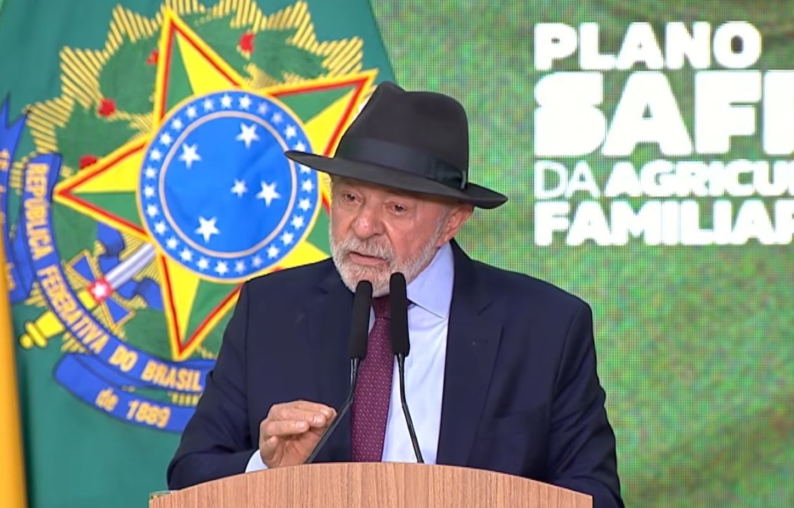 Lula homenageia vítimas de terremoto na Venezuela Lula homenageia vítimas de terremoto na Venezuela