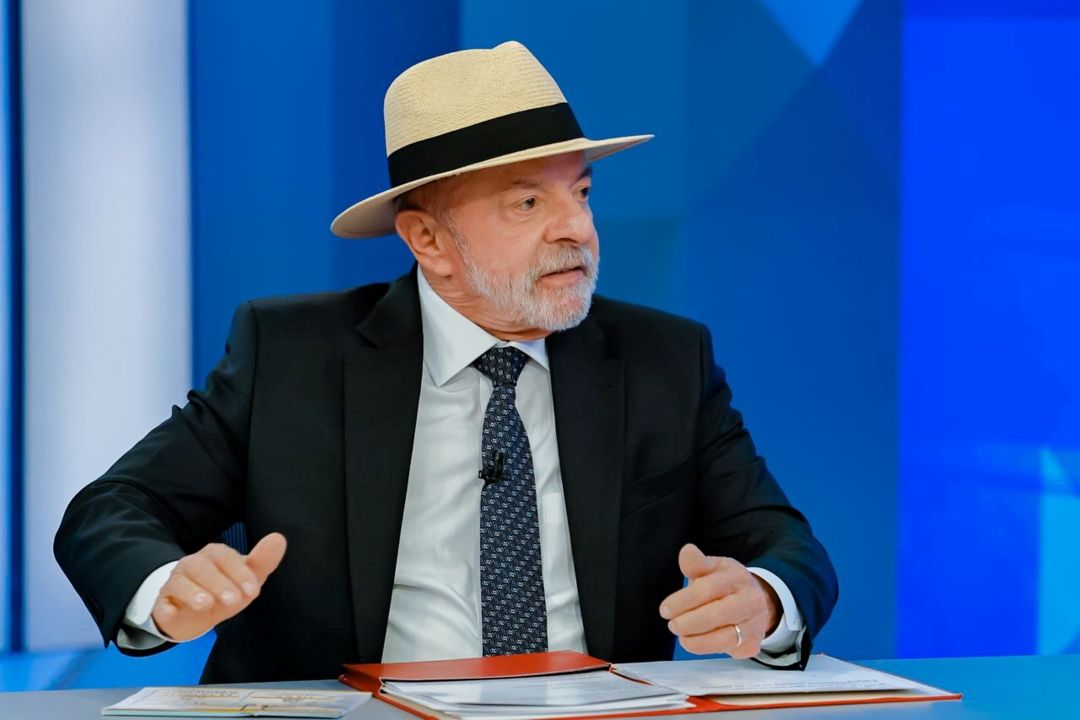 Lula diz que fotos não indicam vínculo com lobista