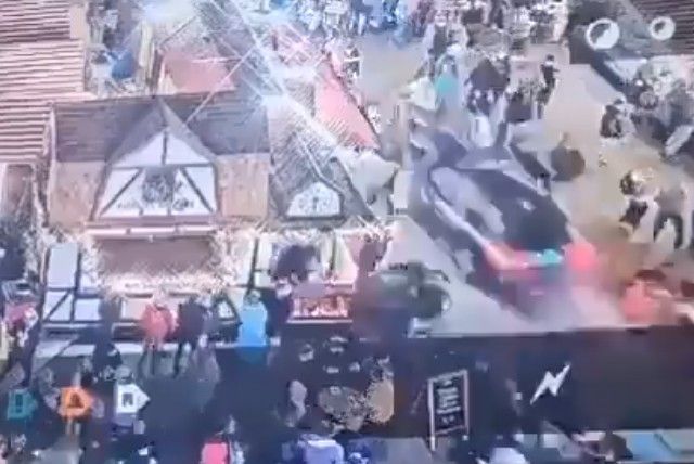 Carro invade feira de Natal na Alemanha, deixa feridos e ao menos dois mortos