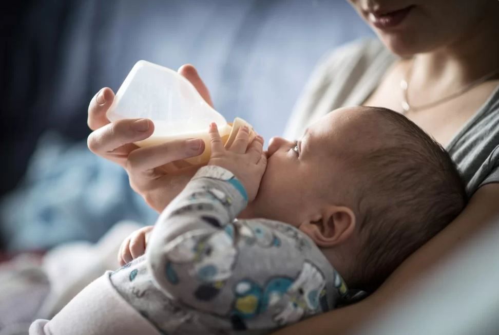 Nestlé é acusada de incluir açúcar em produtos para bebês nos países mais pobres