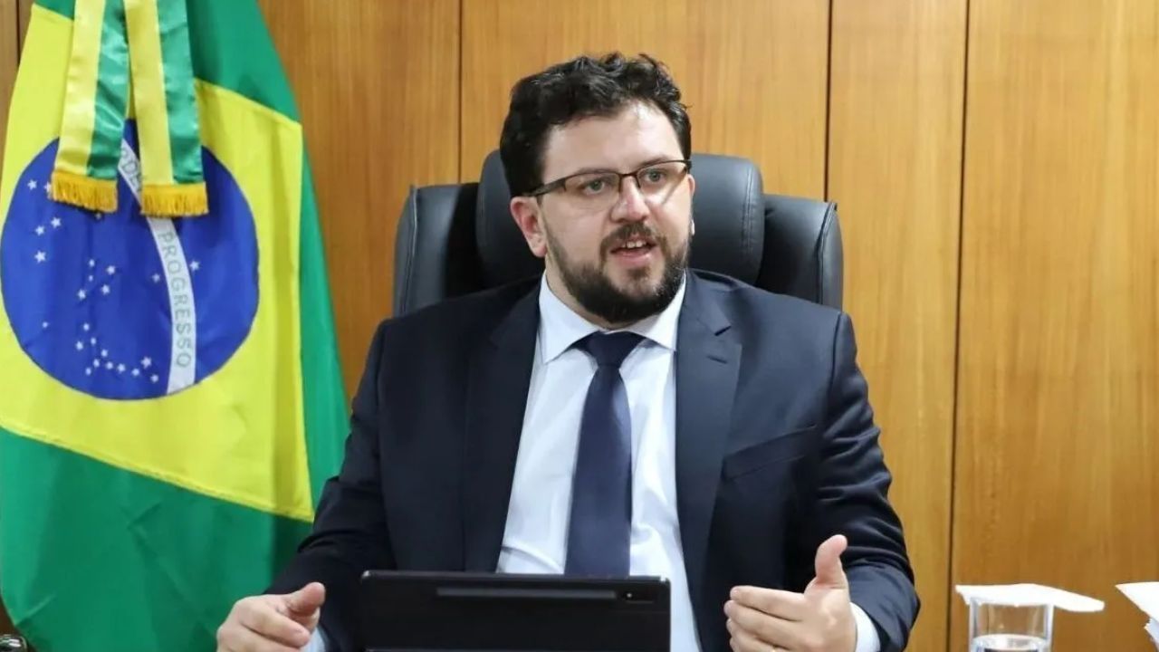 Ex-assessor de Lula diz ter feito empréstimo com Luchsinger Ex-assessor de Lula diz ter feito empréstimo com Luchsinger