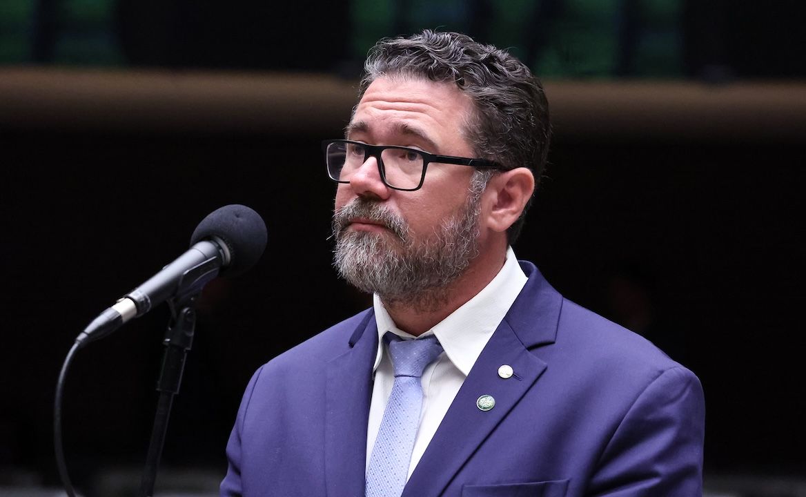 Conselho de Ética aprova suspender Pollon por ofensa a Motta