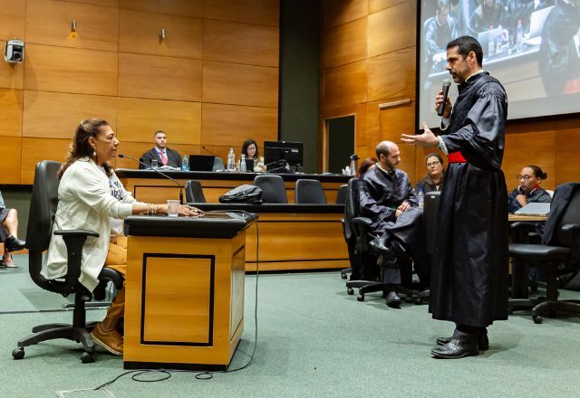 Marinete, mãe de Marielle, é interrogada por promotor no Tribunal do Júri do Rio | Felipe Cavalcanti/TJRJ
