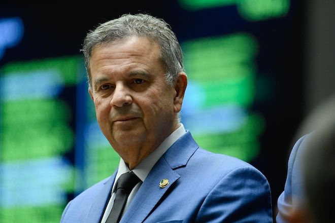 6x1: oposição no Senado apresenta PEC com regime flexível