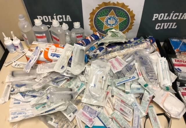 Técnica de enfermagem é presa por desviar medicamentos de intubação
