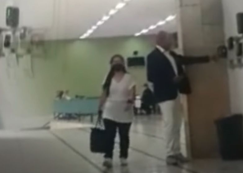 SBT Brasil flagra médicos burlando ponto em hospital público. | Reprodução/SBT Brasil