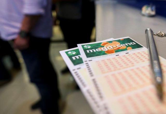 Imagem da notícia: Mega sorteia R$ 330 milhões hoje; ainda dá para apostar? Imagem da notícia: Mega sorteia R$ 330 milhões hoje; ainda dá para apostar?