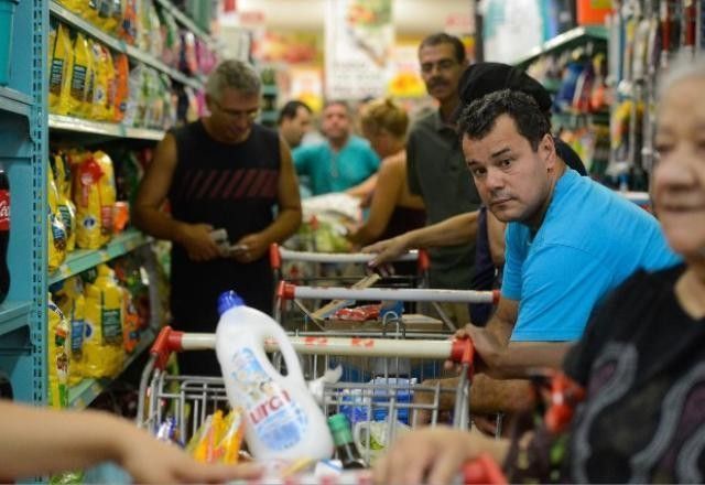 Inflação em janeiro pesou mais para pessoas de baixa renda, diz Ipea Inflação em janeiro pesou mais para pessoas de baixa renda, diz Ipea
