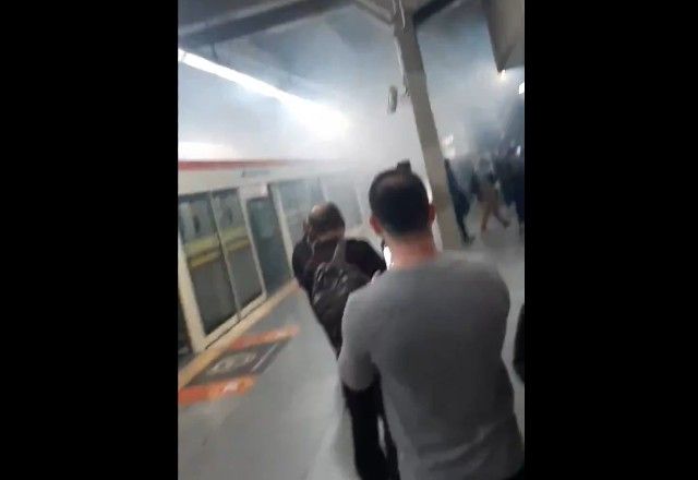 Pessoas na estação correram com medo de se tratar de um incêndio | Reprodução/Redes sociais