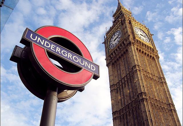 Imagem da notícia: Mulher é presa após esfaquear quatro pessoas em Londres Imagem da notícia: Mulher é presa após esfaquear quatro pessoas em Londres