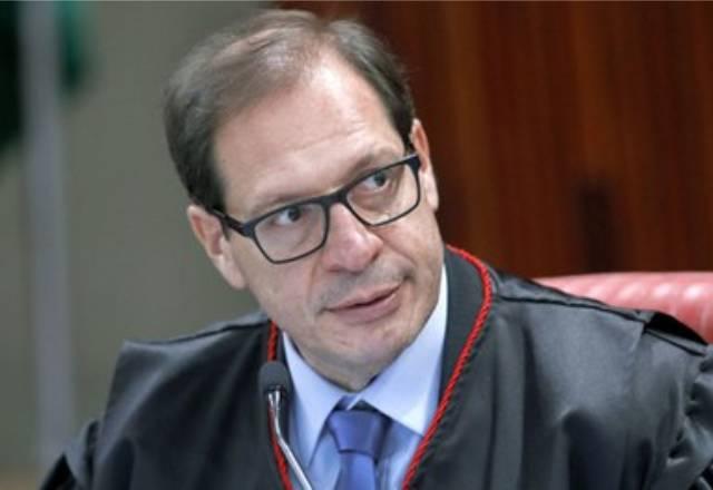Corregedor do TSE pede informações do inquérito das fake news ao STF Corregedor do TSE pede informações do inquérito das fake news ao STF