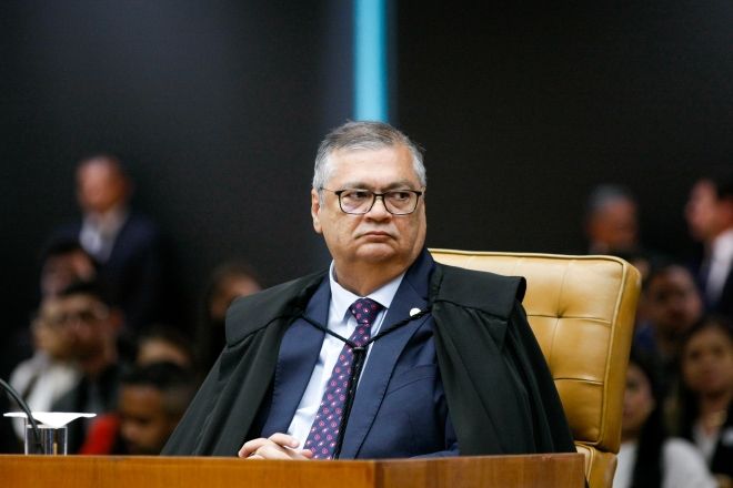 Dino proíbe que governo retenha valores arrecadados com taxa cobrada pela CVM