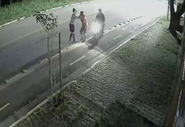 Mulher tem dedo mordido por bandido em tentativa de assalto na zona oeste de São Paulo