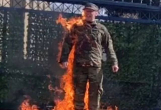 Morre integrante da Força Aérea americana que ateou fogo ao próprio corpo