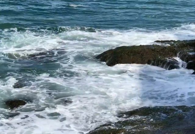 Duas crianças morrem afogadas após pularem no mar do Guarujá (SP)