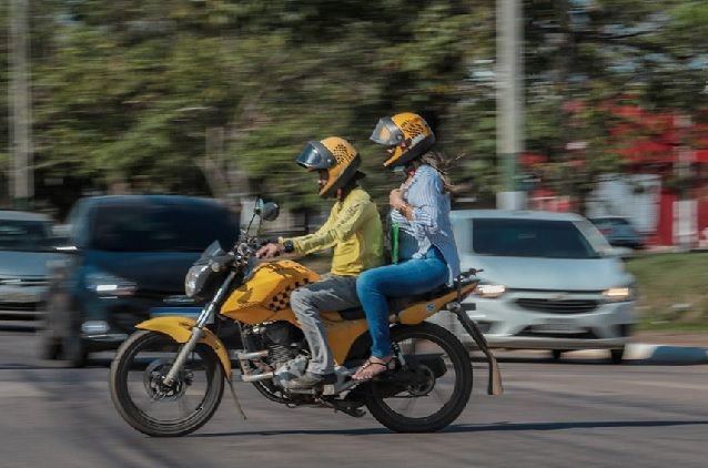 99 diz que vai manter mototáxi em SP mesmo com suspensão do serviço