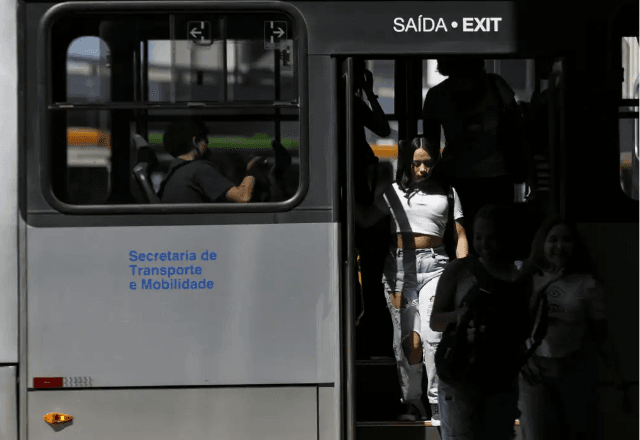 RJ cria leis contra assédio no transporte público e prevê multa de quase R$ 50 mil ao agressor